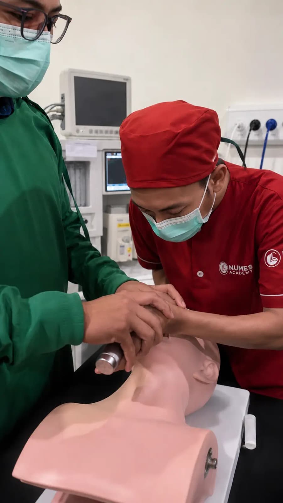 Kelas Sertifikasi Pelatihan Perawat Anestesi di NUMES Academy
